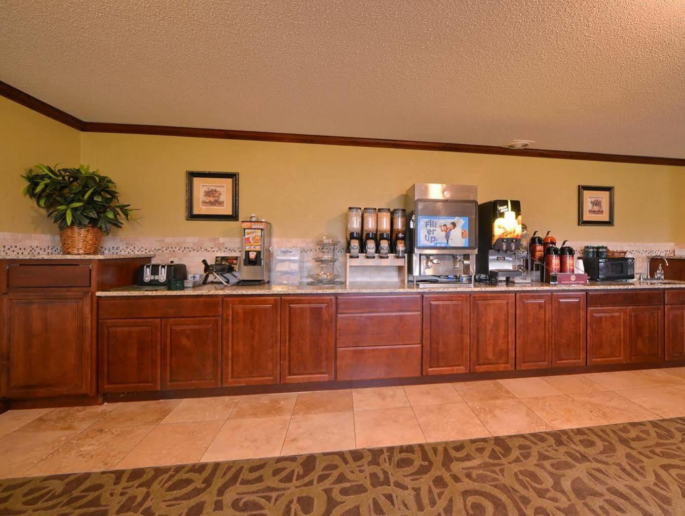 Hotel Super 8 By Wyndham 2*